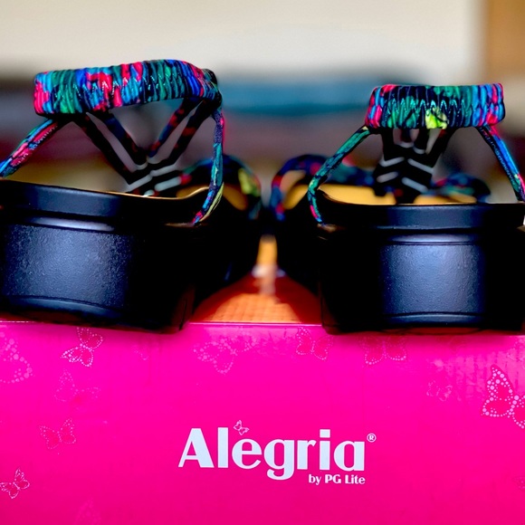 Women Sandals size 10.5 - 11 - Picture 3 of 5